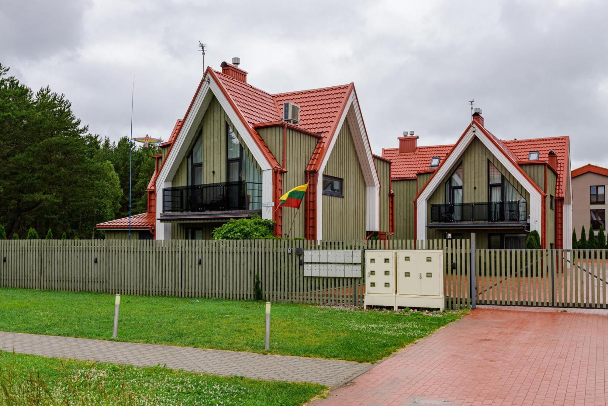פלאנגה Zalia Kopa Apartamentai Salia Juros מראה חיצוני תמונה